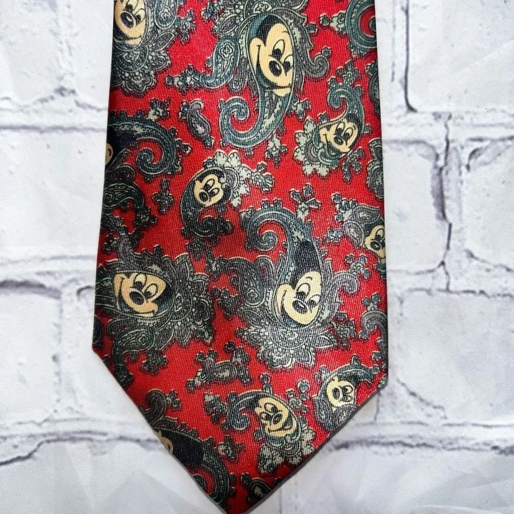 NWOT men’s full size disney mickey mouse paisley necktie